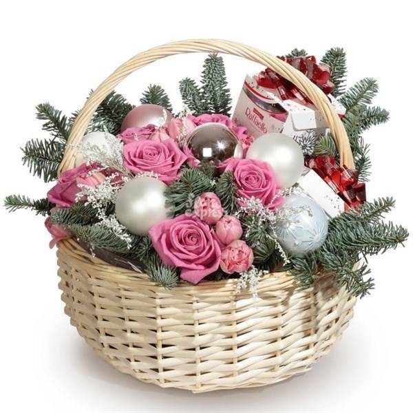 Корзина цветов – роскошный подарок в честь особого случая | женские новости