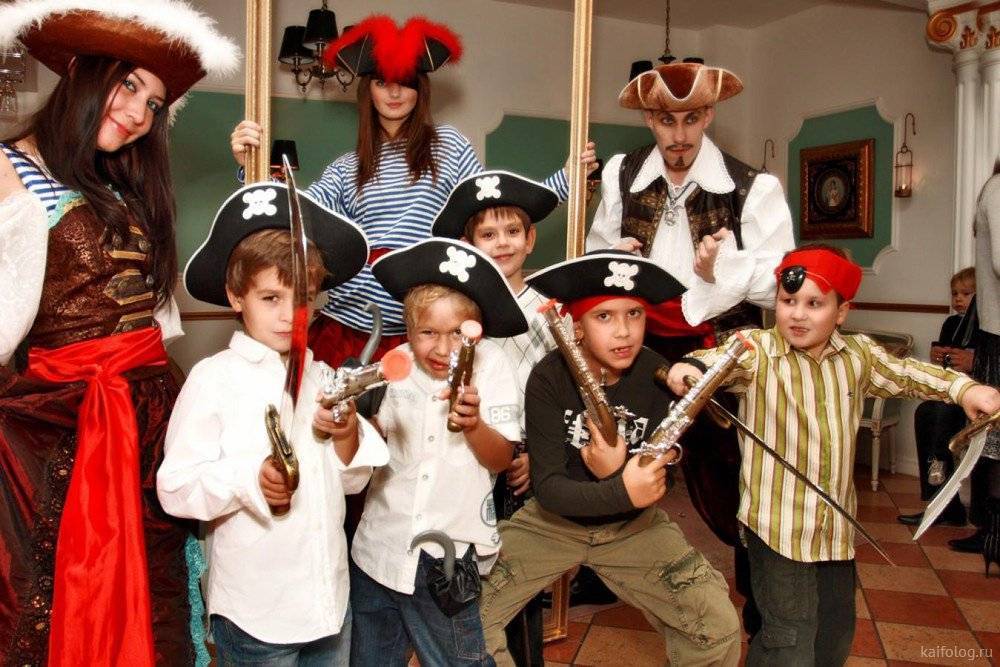 Как оформить пиратскую вечеринку: изучаем устав пиратов