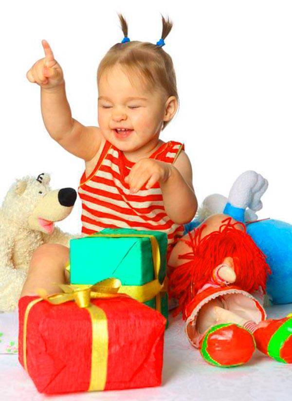 Что можно подарить мальчику на 2 года?  140+ лучших идей на день рождения