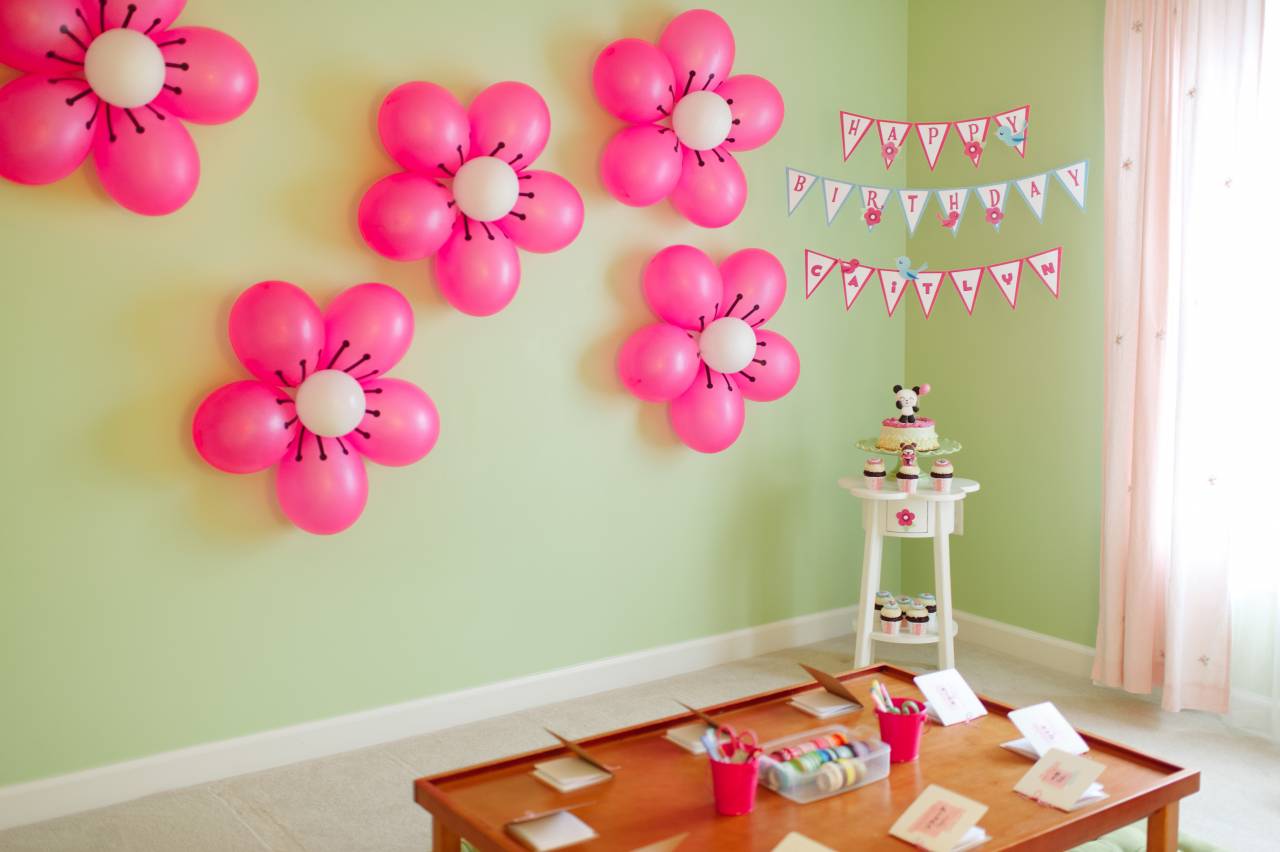 Как украсить комнату шарами своими силами. 20 идей с фото.