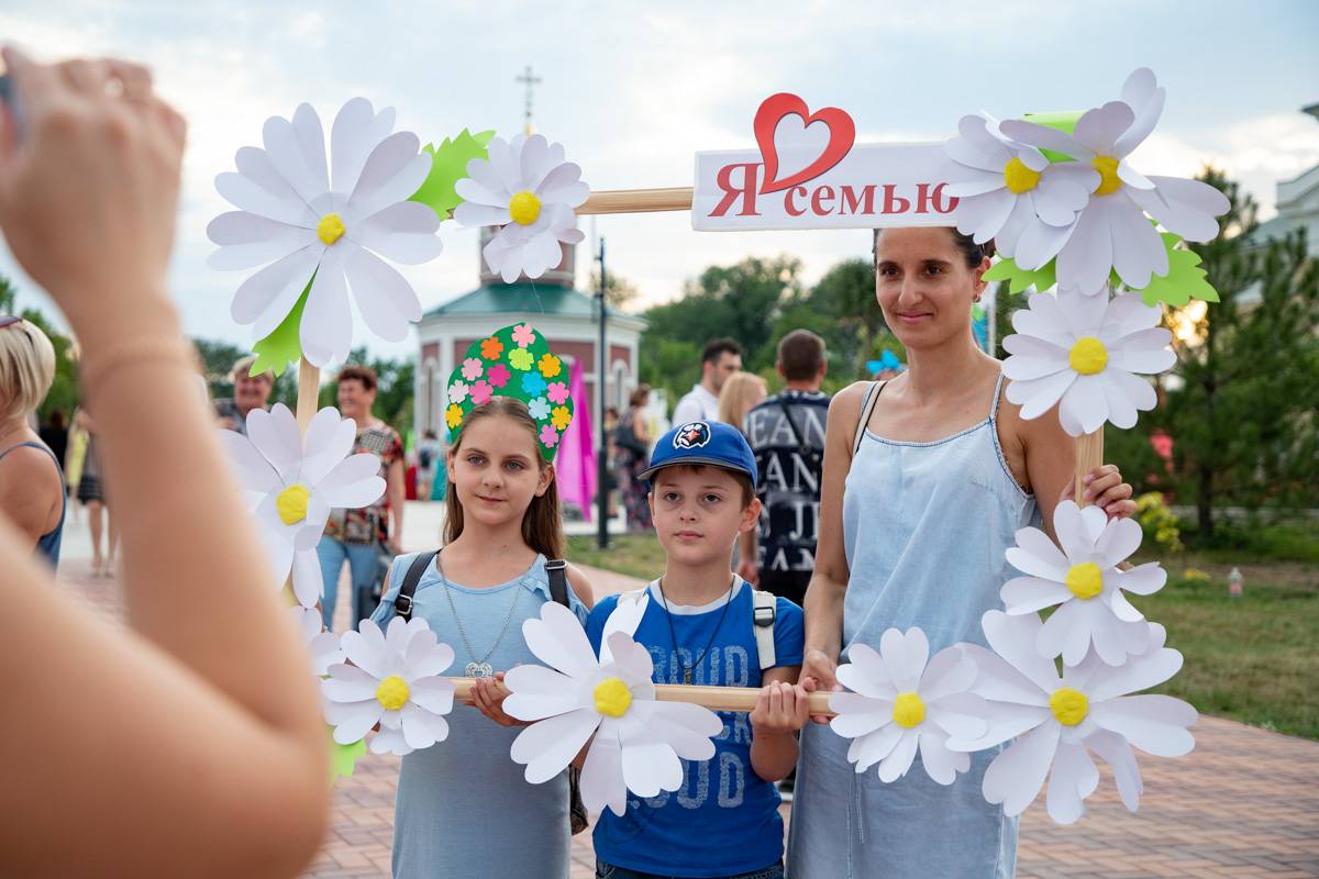 День семьи, любви и верности в россии 2023 какого числа: история и традиции