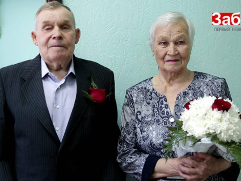 70 лет свадьбы: что подарить на благодатную свадьбу + символика и традиции