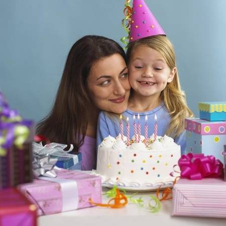 Что подарить ребенку на 4 года, девочке на день рождения или новый год