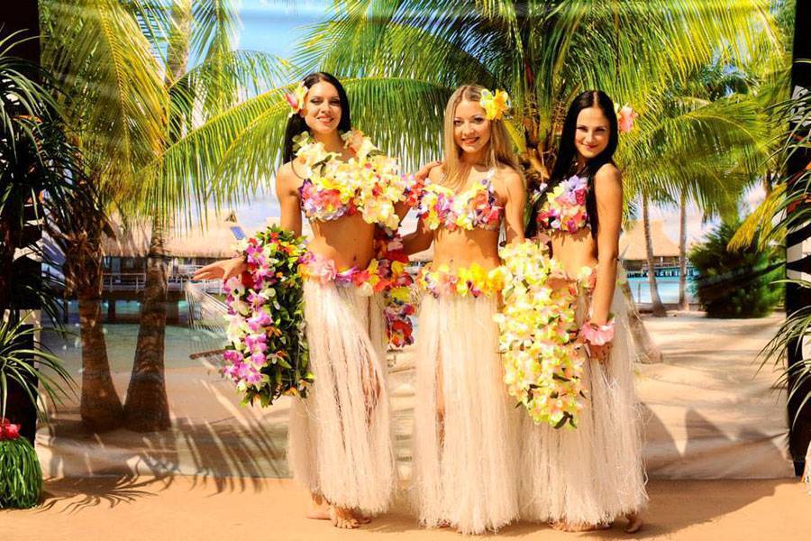 Гавайский стиль в одежде — море солнца, красок и позитива