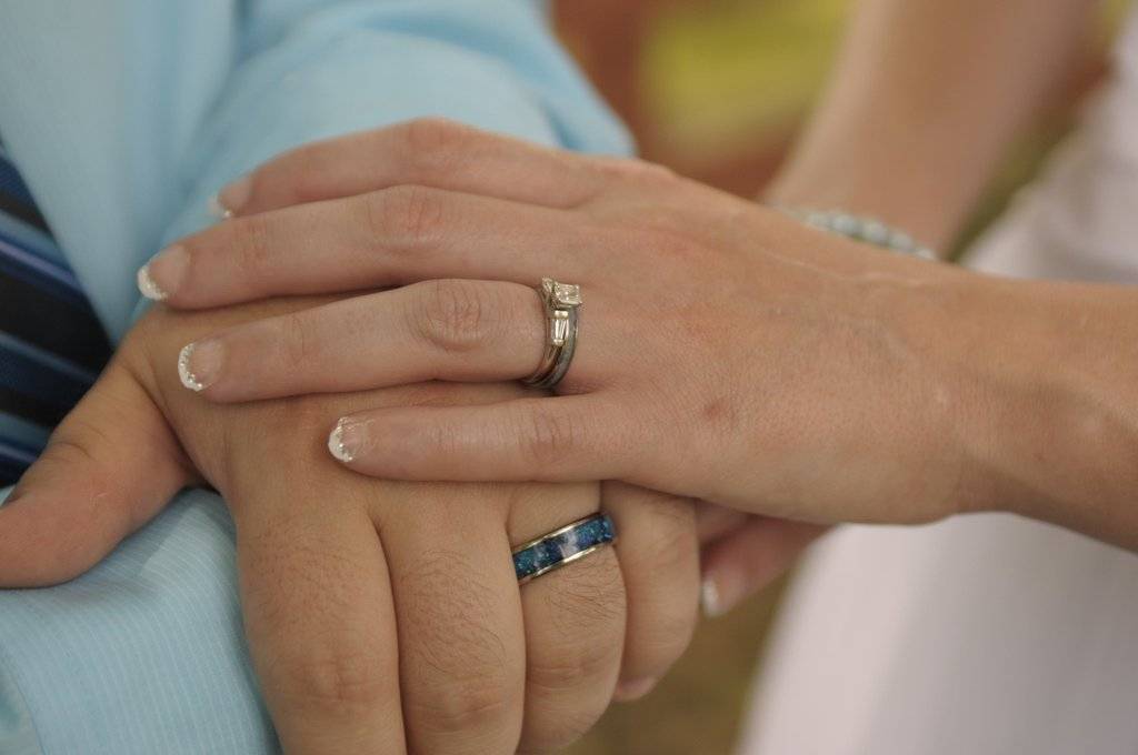 21 год совместной жизни (опаловая свадьба): как отпраздновать и что подарить