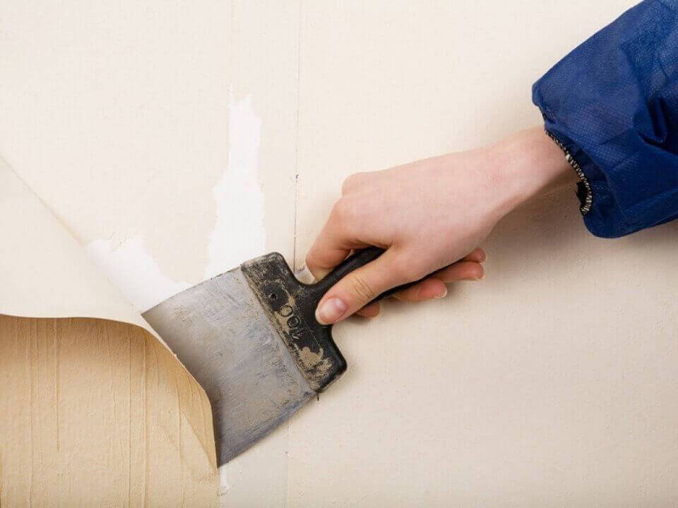 Как правильно удалять старые обои со стен