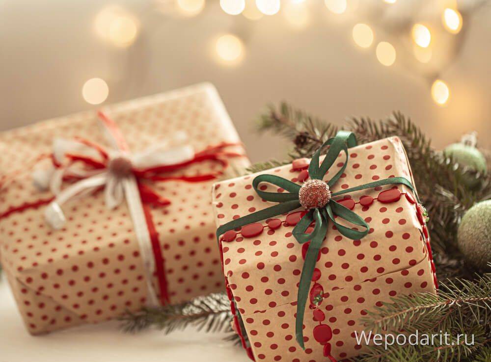 Что подарить свекру и свекрови на новый год: универсальные, недорогие, полезные подарки | праздник для всех