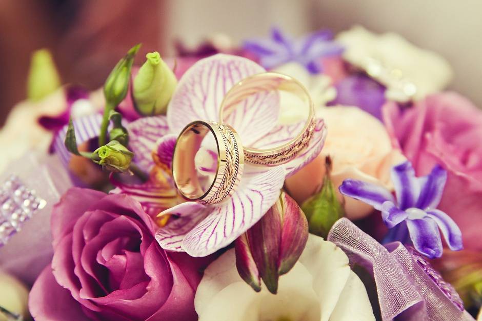 8 лет брака — какая свадьба и что дарят супругам?