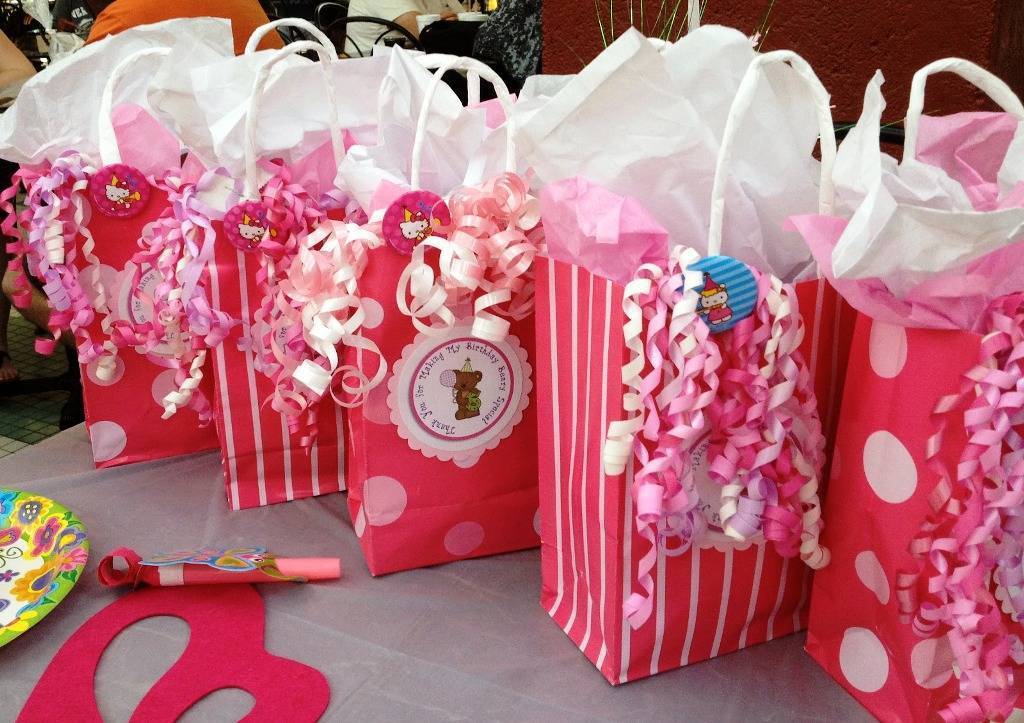 Что подарить девочке на 4 года в день рождения: идеи подарков, как сделать сюрприз своими руками