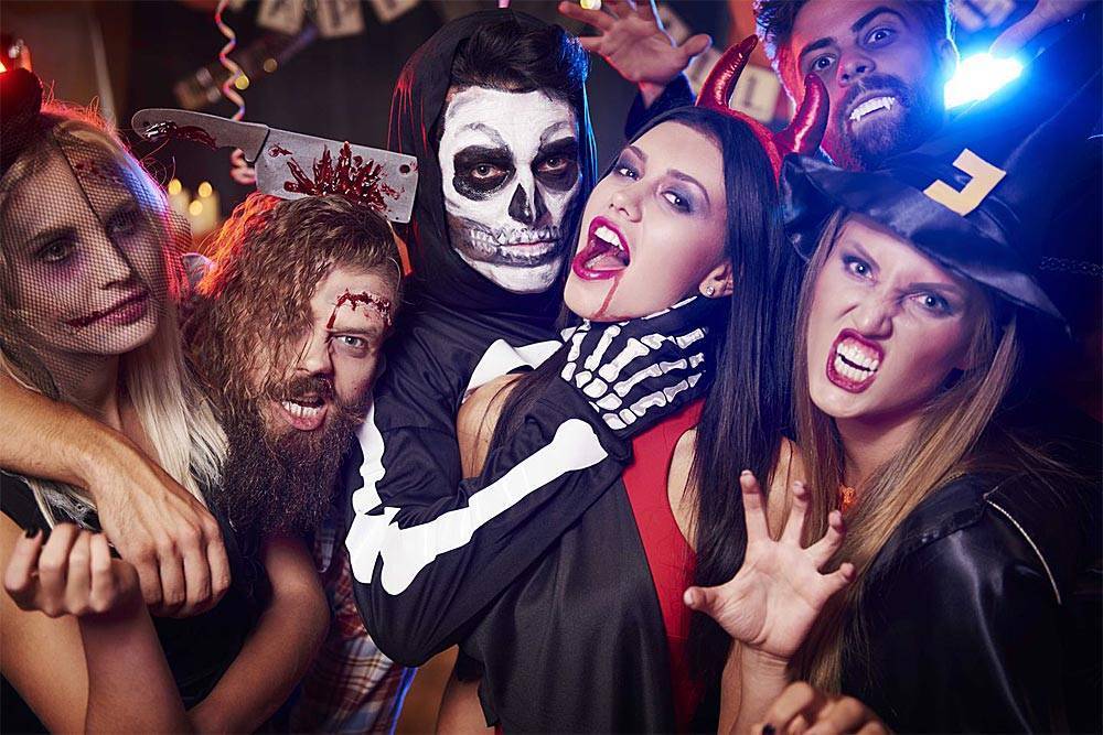 Вампирская вечеринка: праздник в мистическом стиле