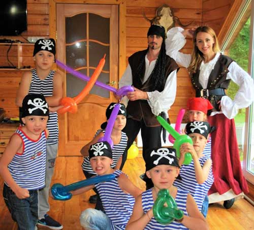 Пиратская вечеринка для взрослых: прочь от скуки на всех парусах!
