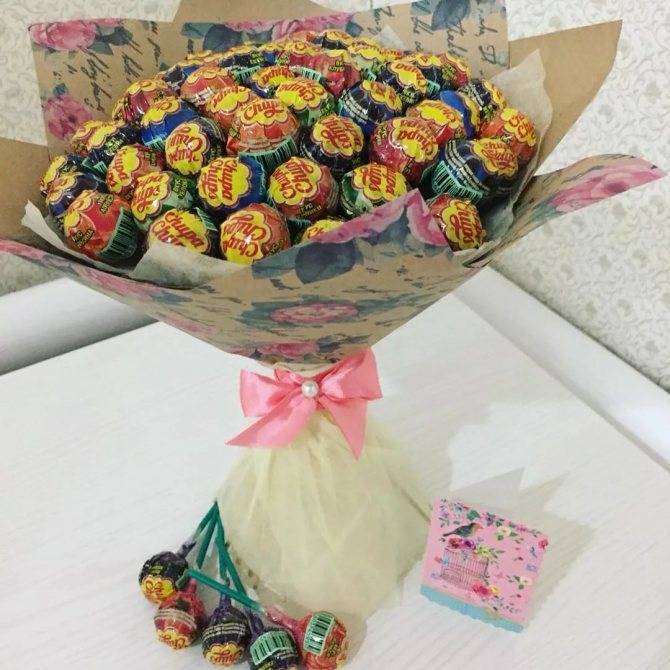 Пошаговый мастер-класс, как изготовить букет из конфет чупа-чупс. цветы из чупа чупсов и гофрированной бумаги