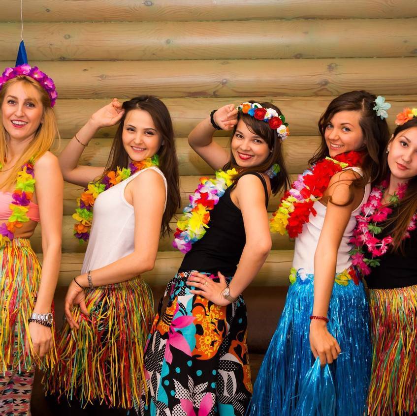 Конкурсы для гавайской вечеринки в сауне — женское счастье