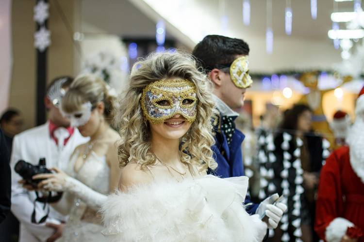 Вечеринка в стиле карнавал: время перевоплощений | fiestino.ru
