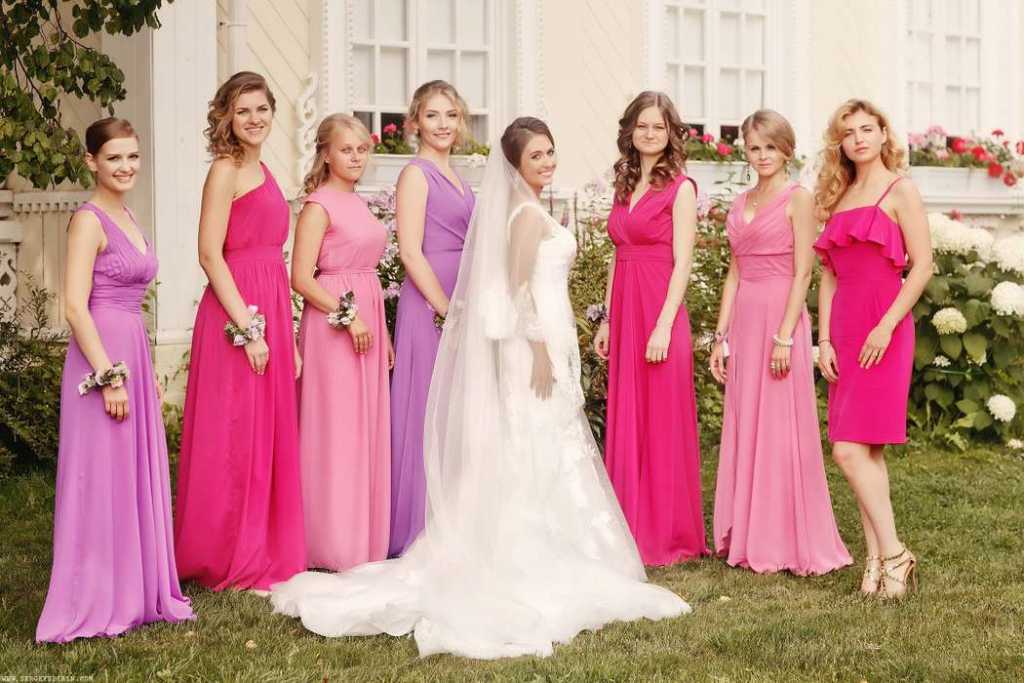 Популярные фасоны платьев для мамы невесты на свадьбу, важные нюансы