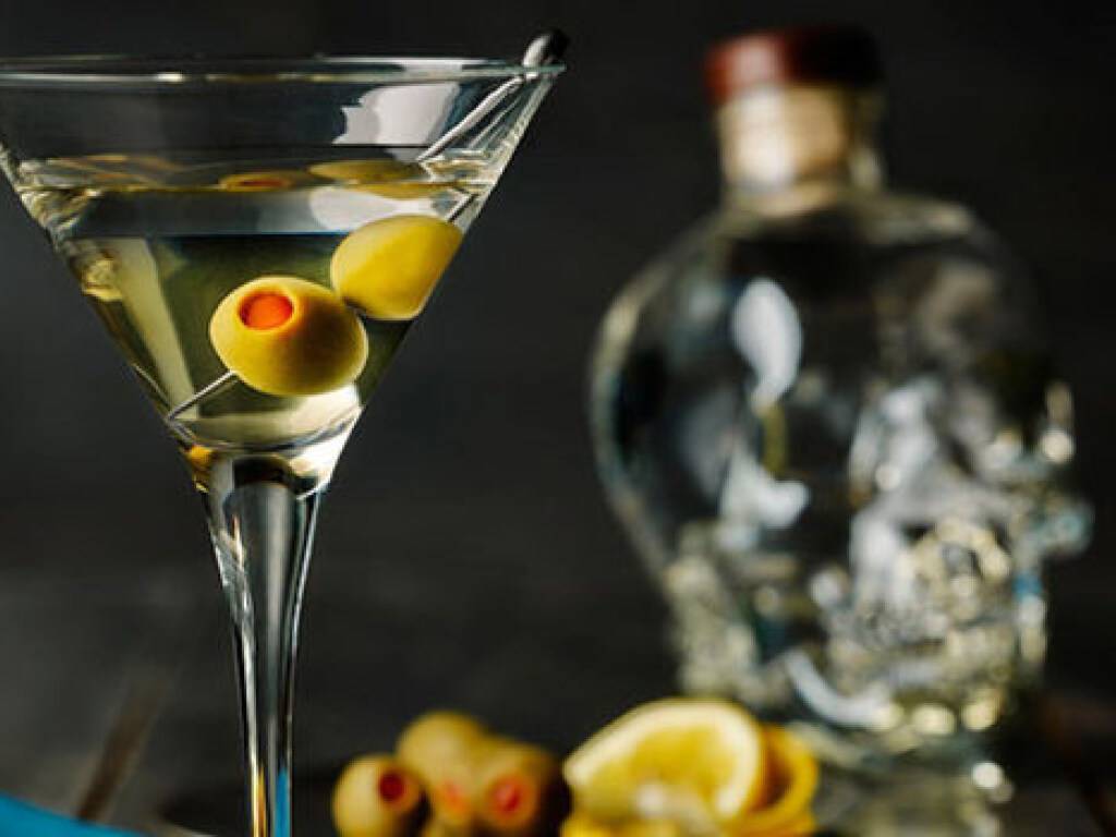 Как правильно пить martini: традиционная подача, закуски и популярные коктейли - международная платформа для барменов inshaker