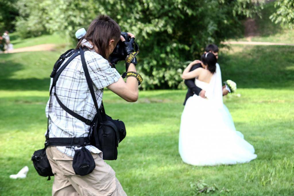 Как выбрать фотографа на свадьбу?