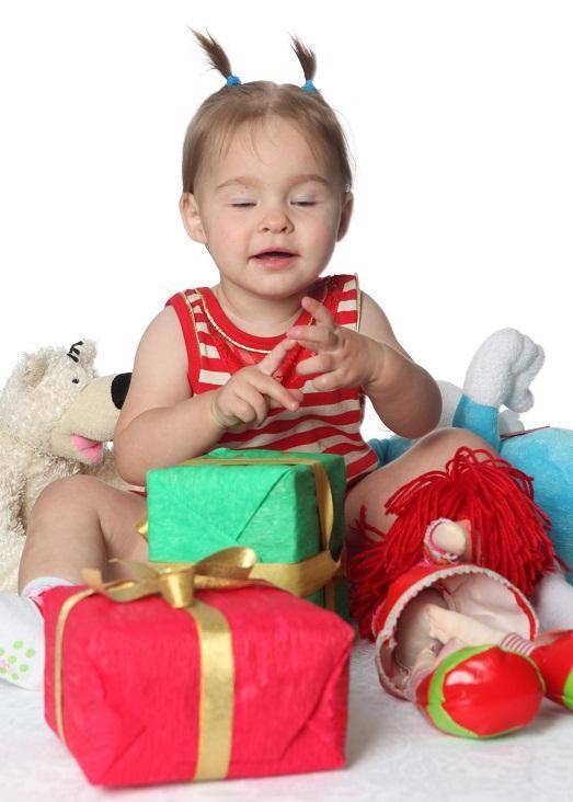 Что подарить ребенку на 2 года - топ идей подарков на день рождения малыша