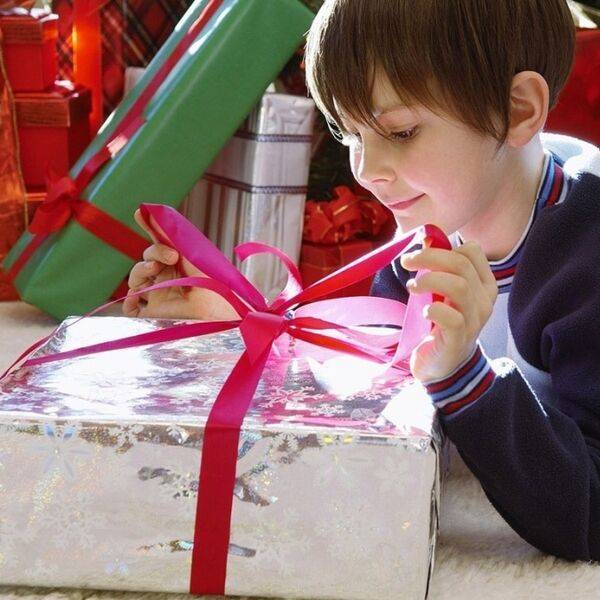 Что подарить мальчику на 4 года: недорогие презенты на день рождения