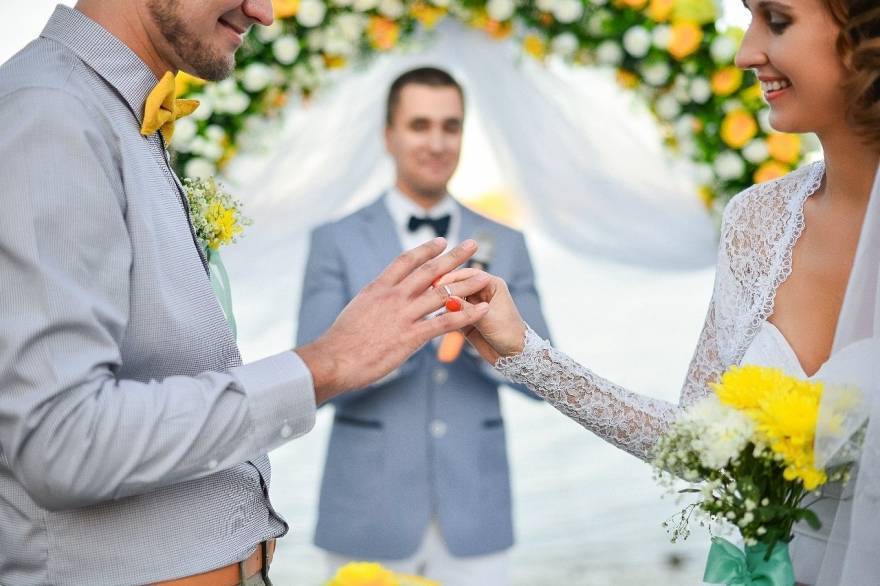 Как выбрать тамаду для свадебного торжества