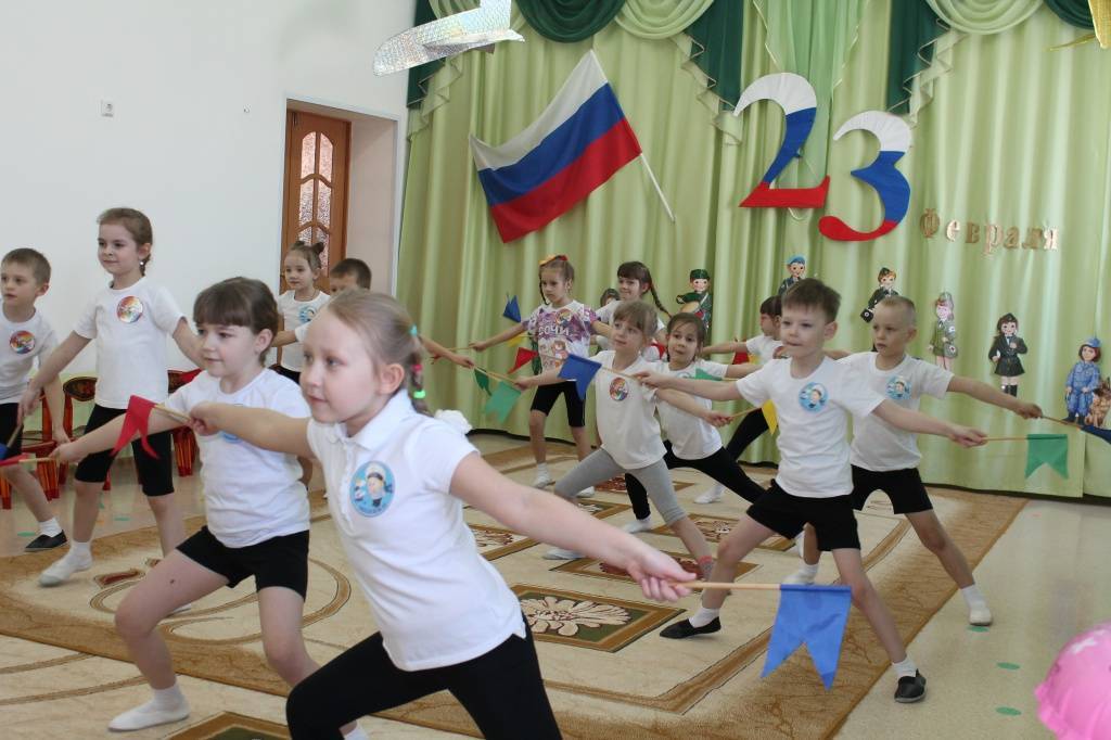Физкультурный досуг «новогодние старты» для старшего возраста