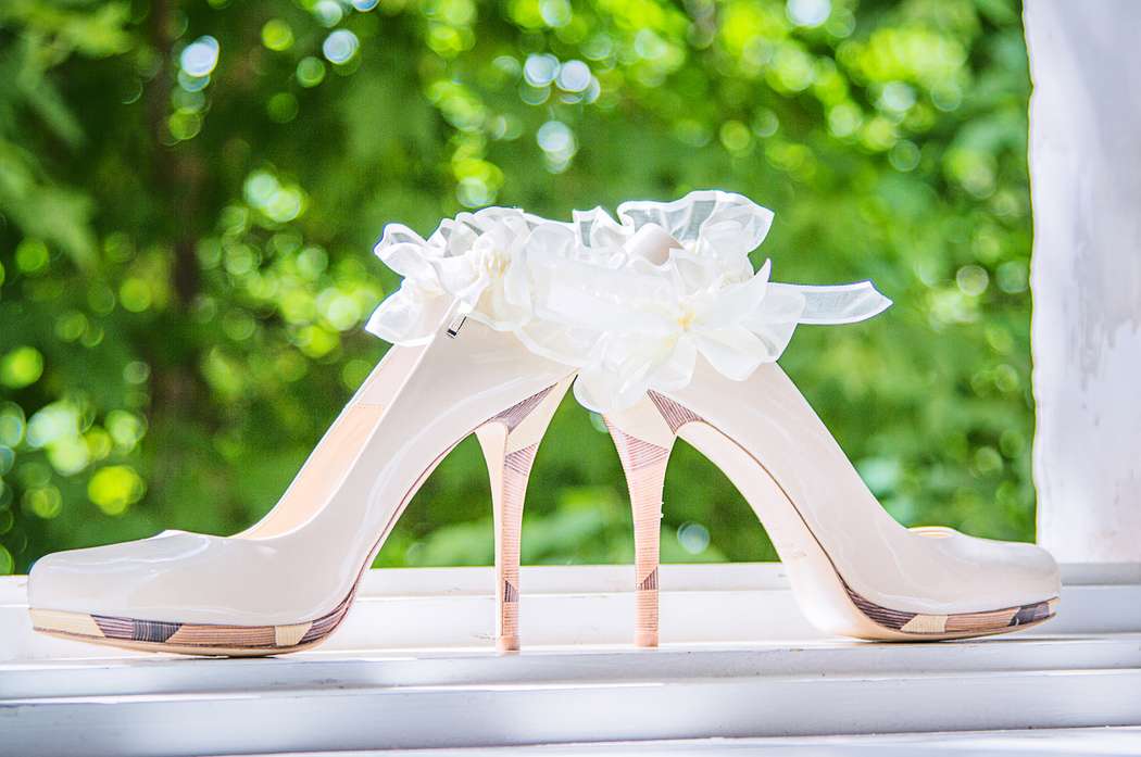Свадебные туфли: шпилька или танкетка?