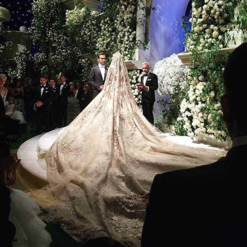 Самые дорогие свадебные платья в мире от лучших дизайнеров - вера вонг, кристиан лакруа, тиши, гальяно, гинза танака (фото прилагаются)