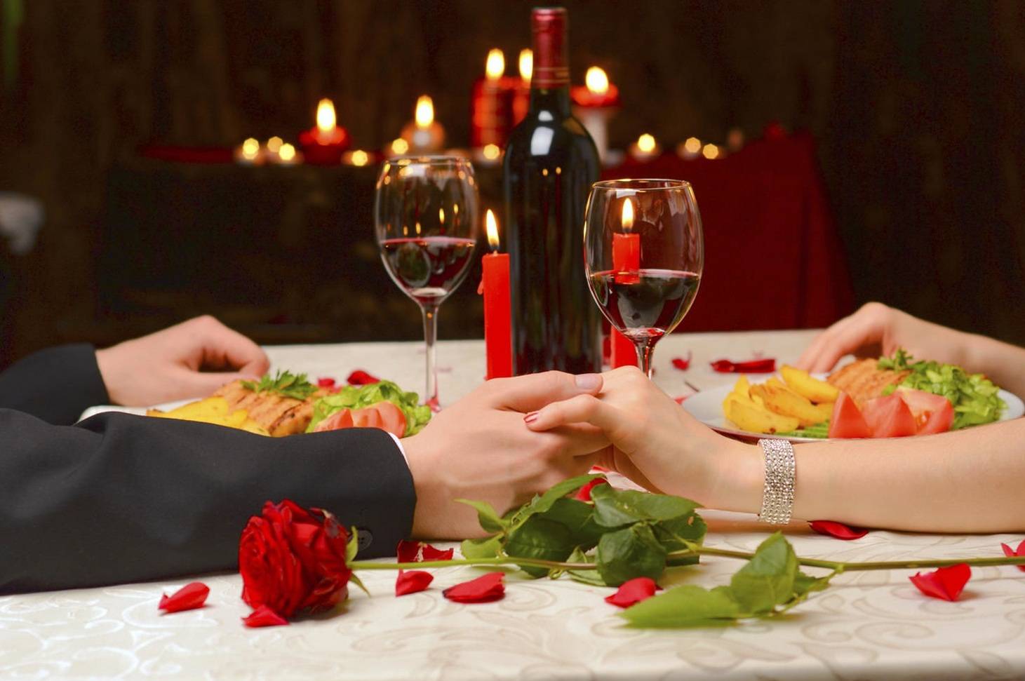 Новогодний романтический стол на двоих