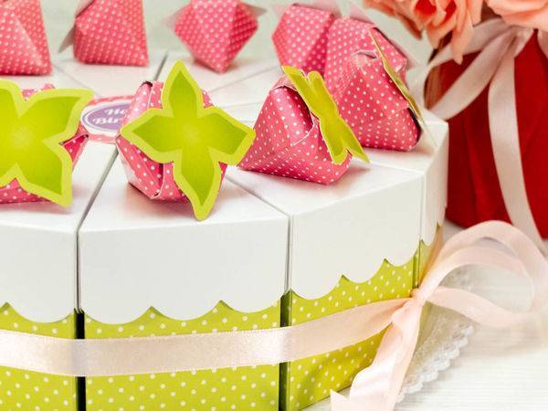 Сладкие подарки: идеи оформления и описание как и из чего делаются сладкие подарки (125 фото)