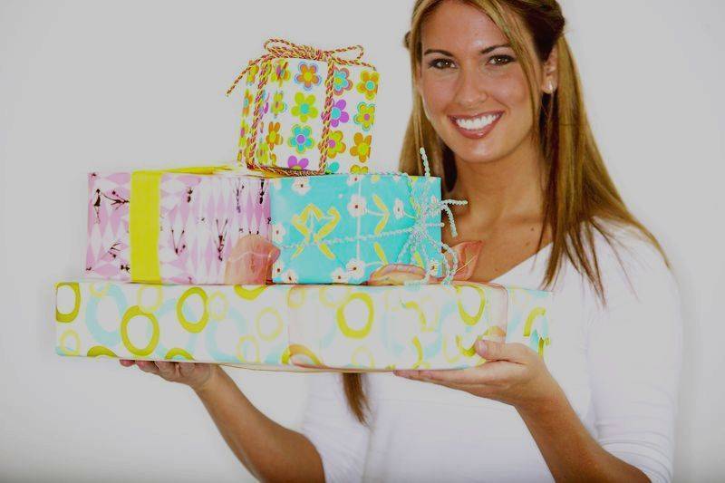 20 лучших идей для подарков девушке на совершеннолетие