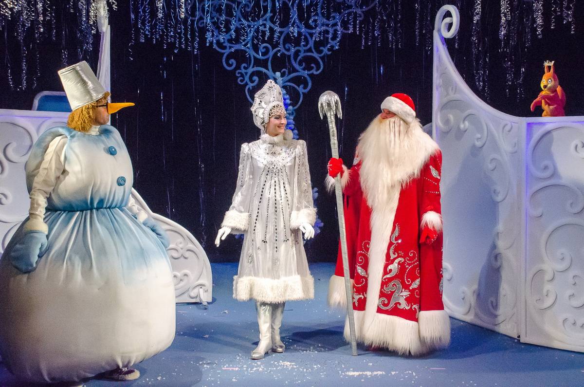 Сценарий новогоднего представления для детей "Волшебная Ёлка"