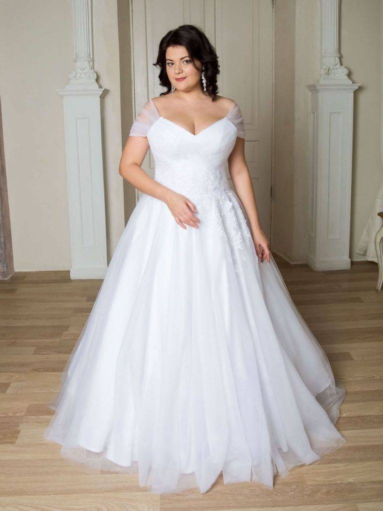 Стильные модели свадебных платьев для полных девушек 2014 – как выбрать?