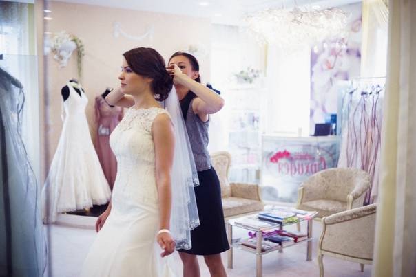 10 советов по примерке свадебного платья