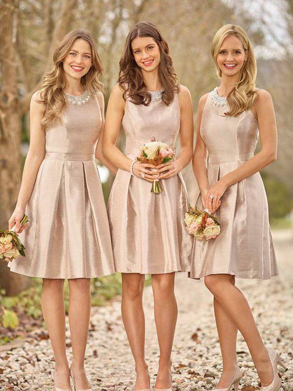 В чем пойти на свадьбу к подруге: идеальные варианты и запрещенные наряды