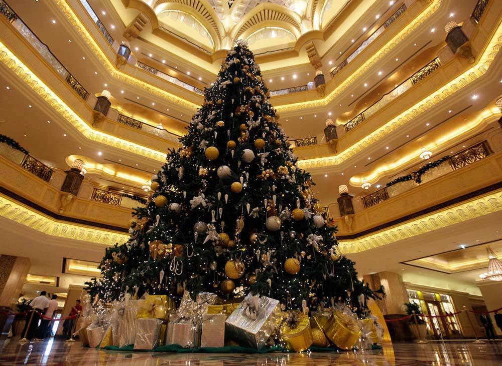 Как украшают самые дорогие елки в мире | курсив - бизнес новости казахстана
