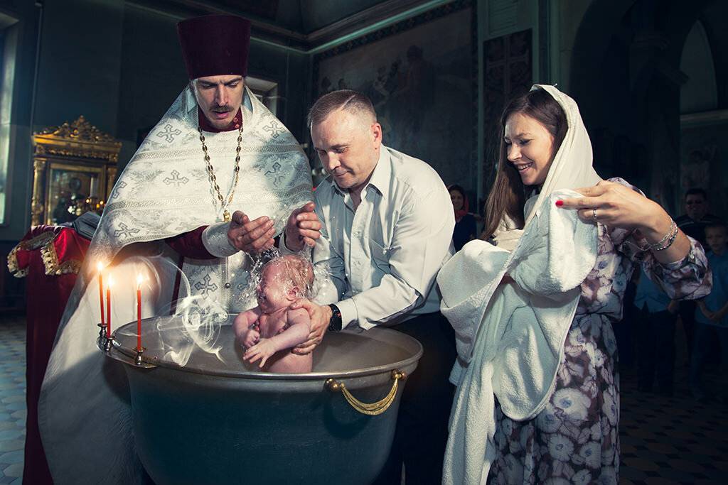Когда крестить ребенка после рождения в 2021 году лучшие дни и приметы