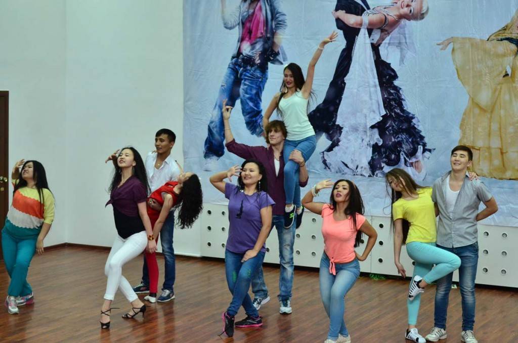Конкурс "Танцуй как Буратино"