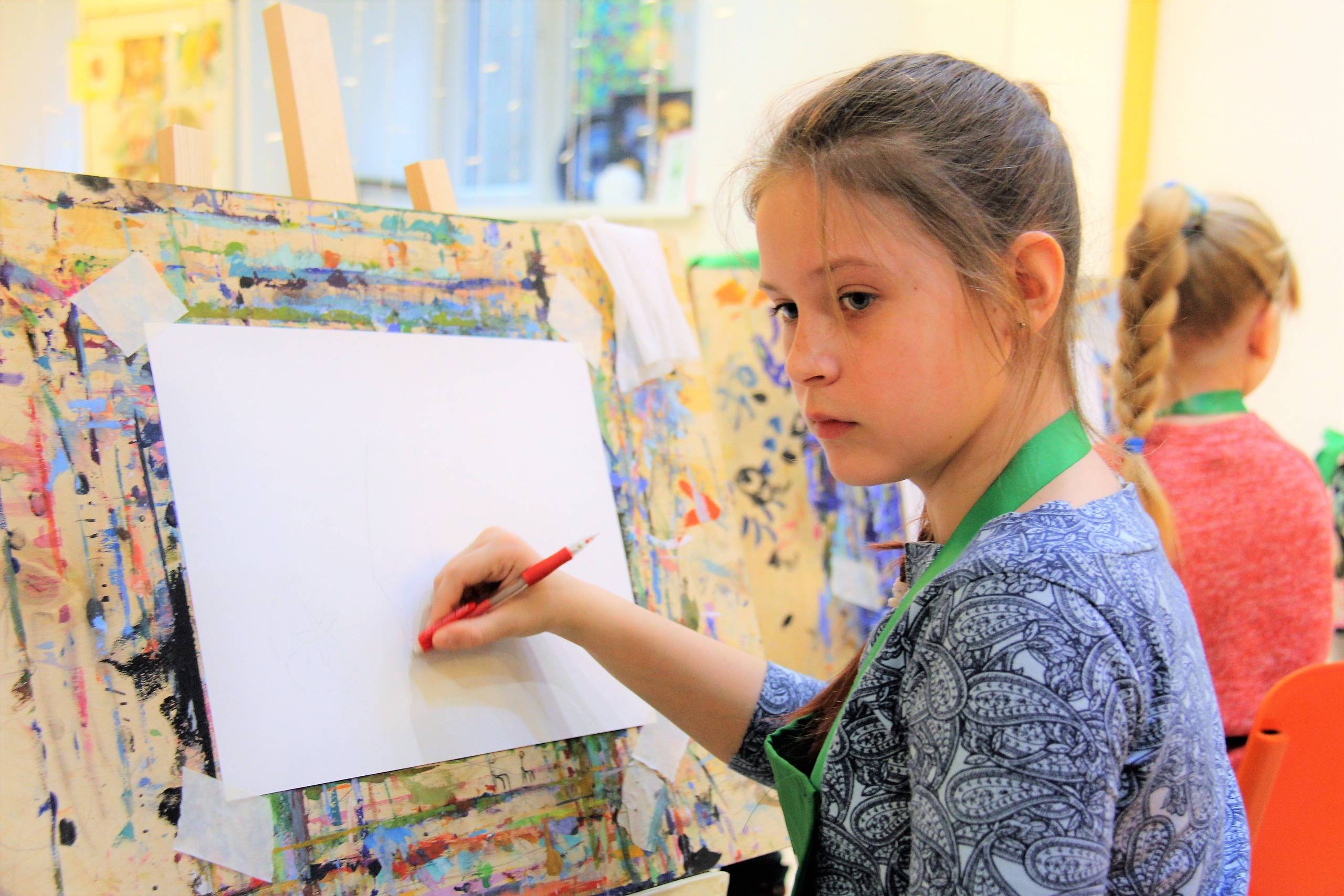 Без ровных линий и хронологии: как учить детей рисовать и разбираться в искусстве