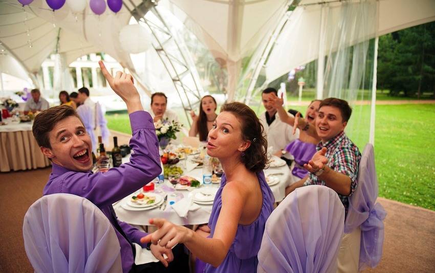 Веселые конкурсы на свадьбу ? в [2022]: самые смешные игры для гостей & молодежи
