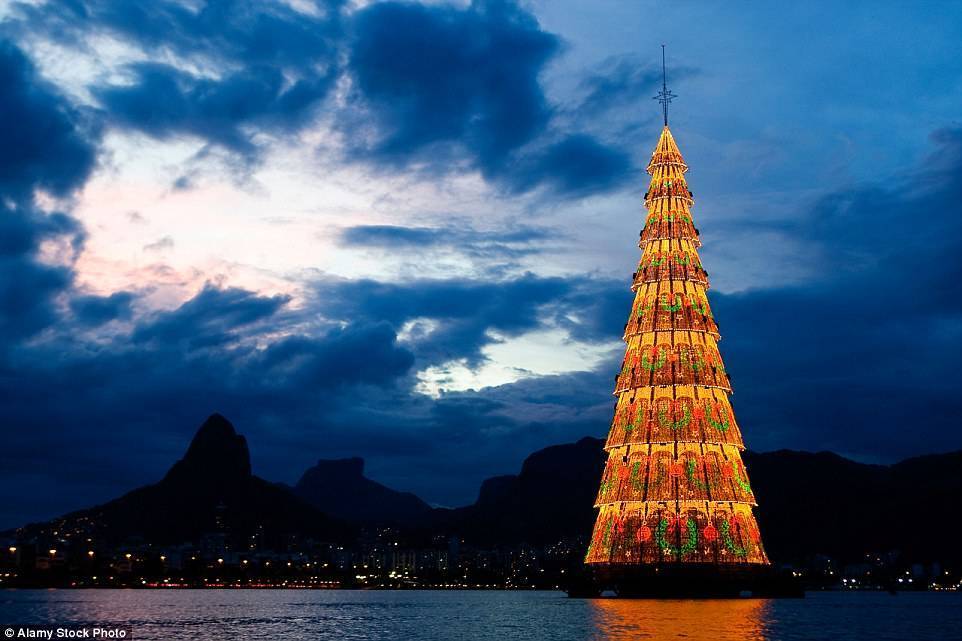 Самые сумасшедшие новогодние елки в мире