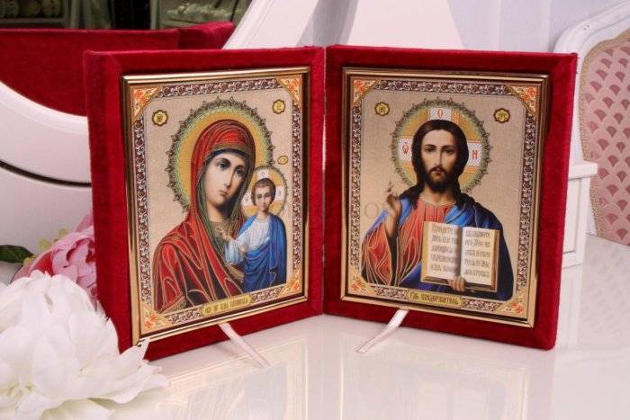 Можно ли дарить иконы в подарок: приметы, мнение церкви