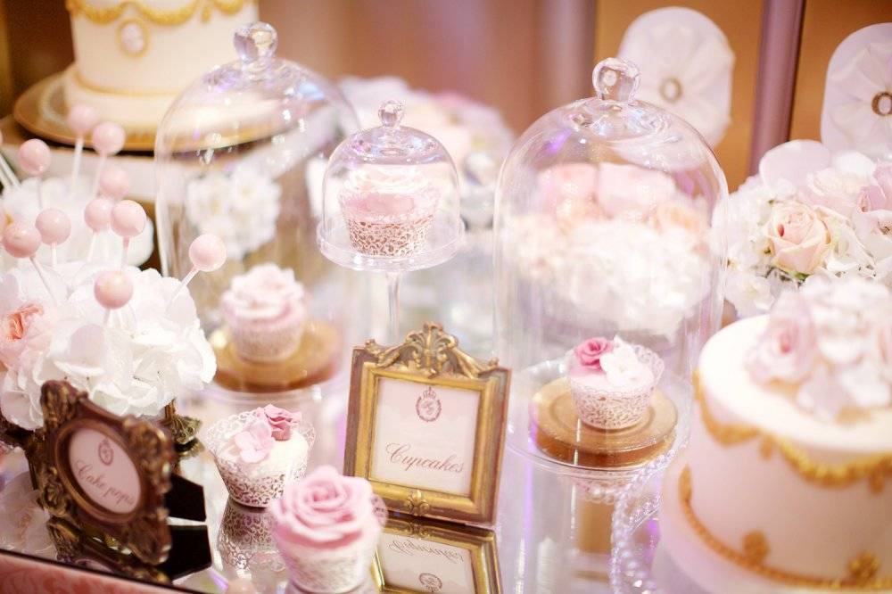 Как оформить фуршетный стол со сладостями на свадьбу: 27 интересных идей