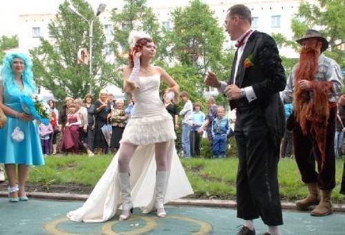 Выкуп невесты в стихах: примеры с конкурсами +видео и фото