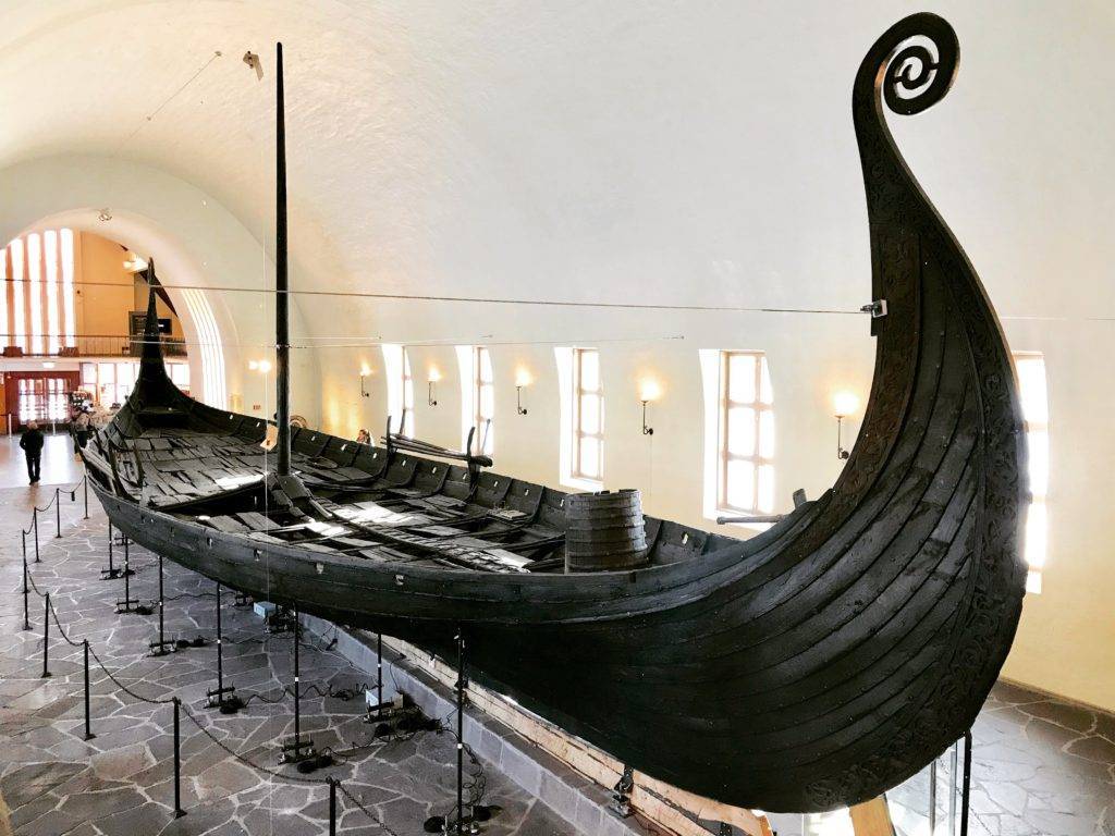 Музей викингов, корабль викингов дракар в осло - туры в норвегию