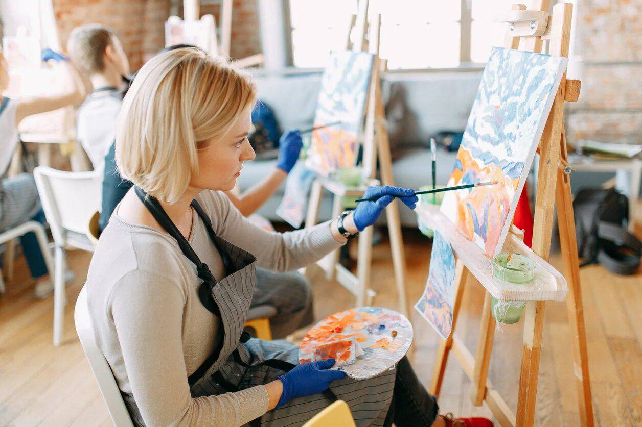 Отдавать ли ребенка в художественную школу, если он любит рисовать