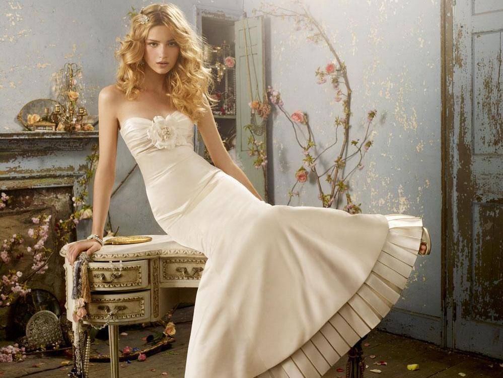 Короткие свадебные платья — кружевные, обтягивающие, пышные