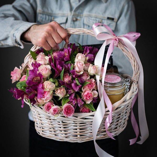 Шикарный подарок — корзина с цветами
шикарный подарок — корзина с цветами