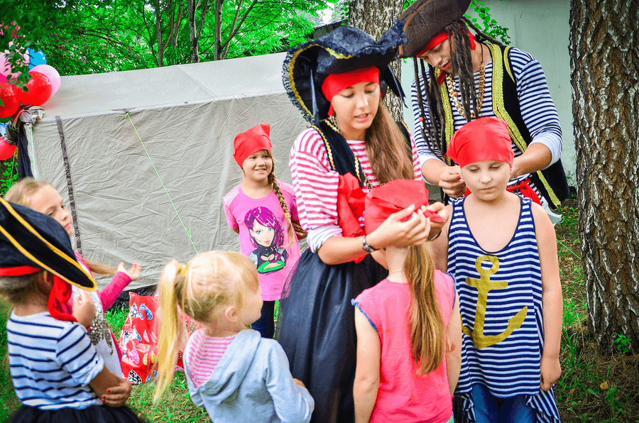 «пиратская вечеринка на острове сокровищ». летнее спортивно-музыкальное развлечение для детей дошкольного возраста. воспитателям детских садов, школьным учителям и педагогам - маам.ру