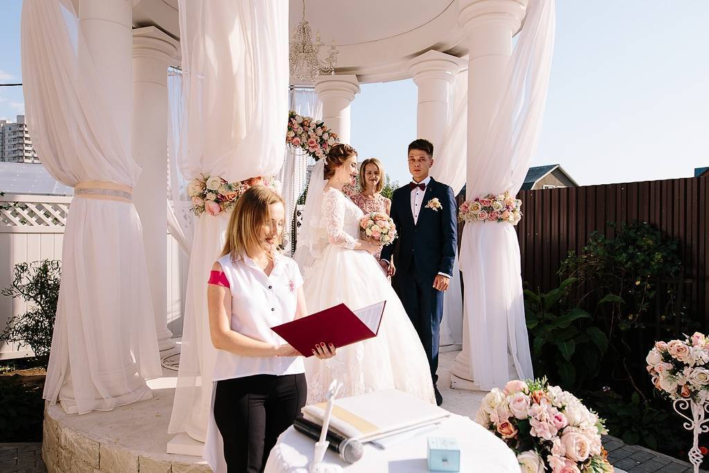 Свадьба в усадьбе: 5 идеальных исторических мест для выездной регистрации брака (часть i)