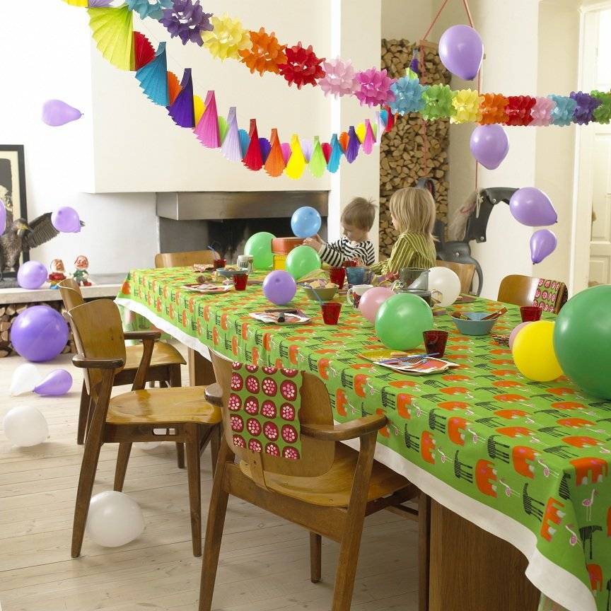 Оформление воздушными шарами: праздничный дизайн или воплощение романтики (28 фото)